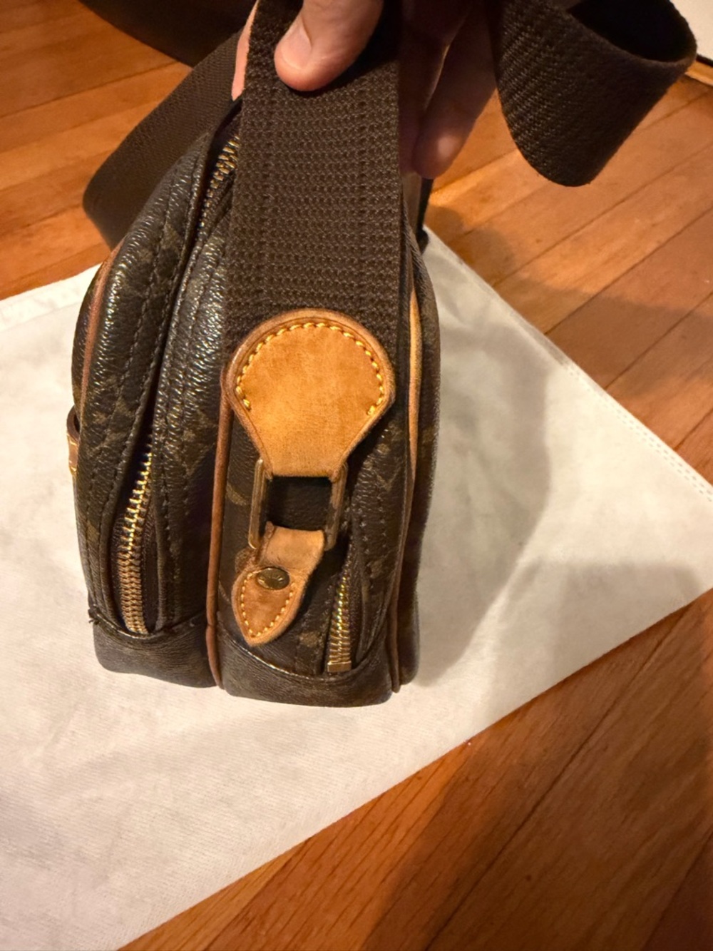 Louis Vuitton vintage Monogram Canvas Nile crossbody Bag with Tan Trim - Picture 8 of 12